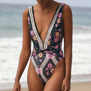 Agua Bendita Floral One Piece Swimsuit - Black and Pink